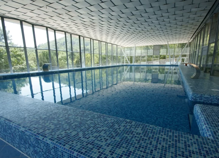 Бассейн крытый